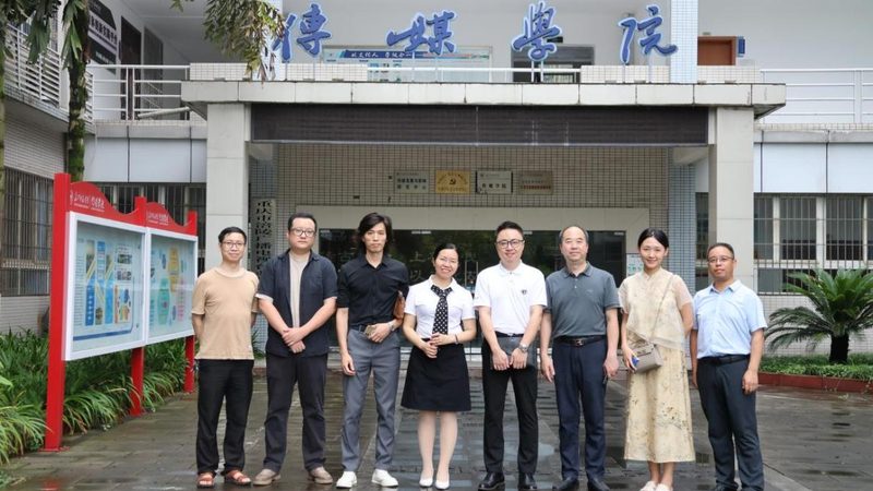 选择直播代运营服务商时，首先要关注其资质。以下是一些关键资质：
